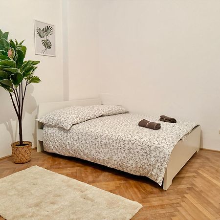 Spacious Apartment - 15 Min To Center Виена Екстериор снимка